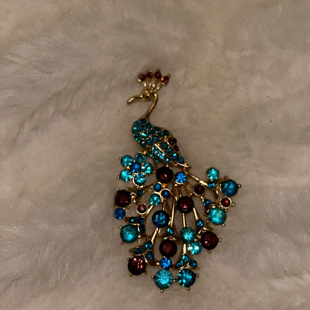Stunning Peacock Brooch with Blue and Red Crystals